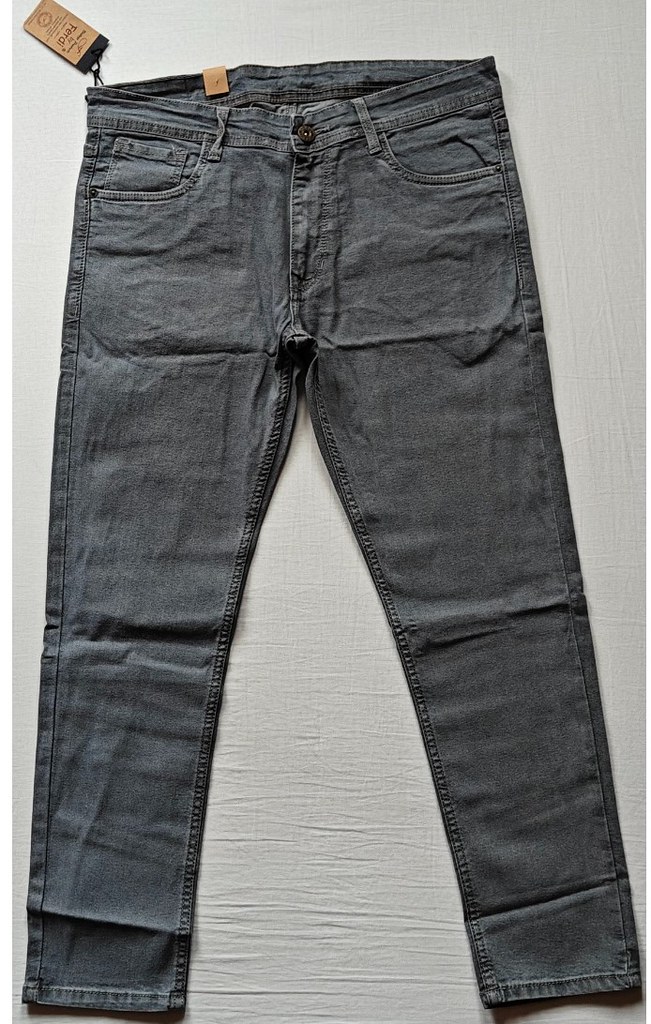 Men's Cotton Blended Solid Tapered Jeans (Grey)