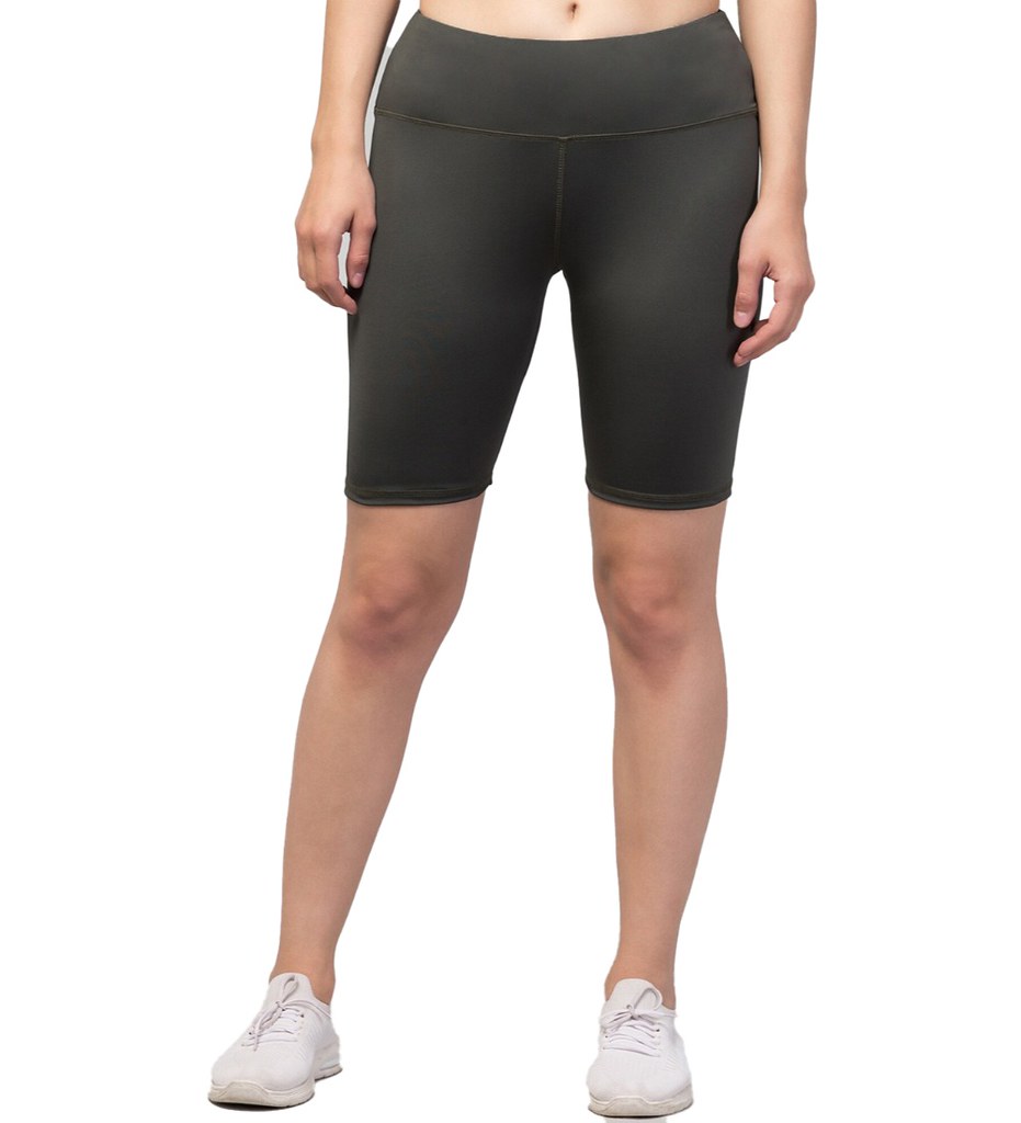 Women's Polyester Solid Above Knee High-Rise Shorts (Green)