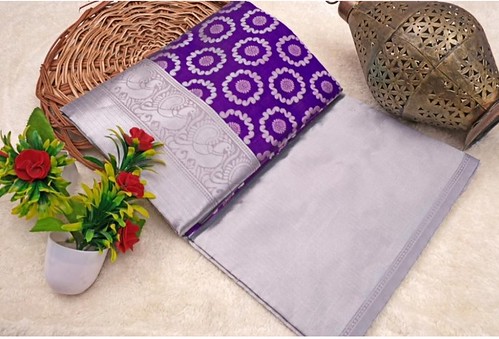  Women's Soft Lichi Silk Printed Saree With Unstitched Blouse 5.5Mtr (Purple) 