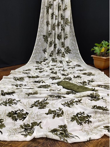  Women's Georgette Printed Saree With Unstitched Blouse (Green) 