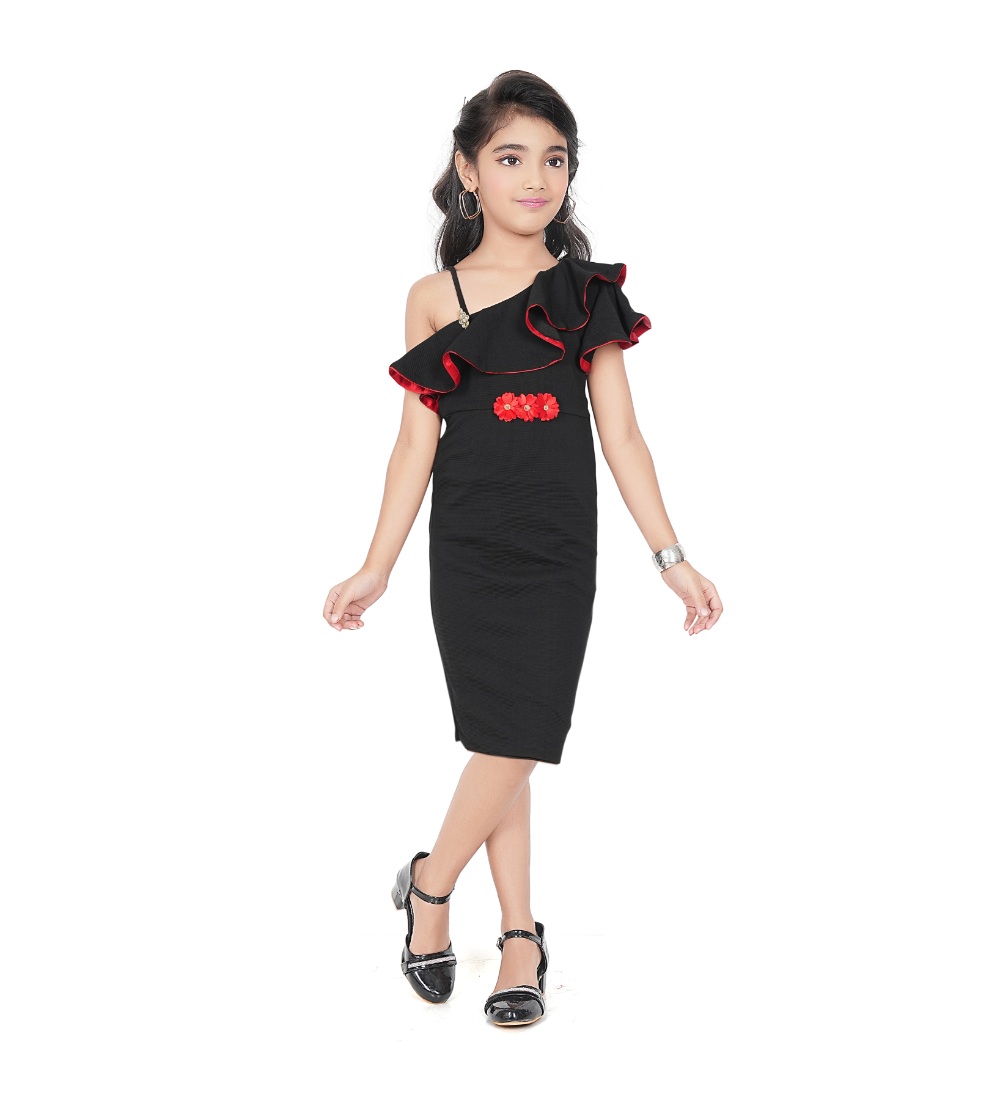  Girl's Knitted Soild Sleeve Less Off Shoulder Dress (Black) 