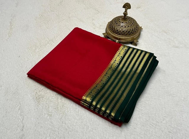 Women's Crepe Chit Pallu Solid Saree With Unstitched Blouse 5.5Mtr (Red)