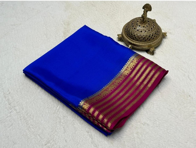 Women's Crepe Chit Pallu Solid Saree With Unstitched Blouse 5.5Mtr (Navy Blue)