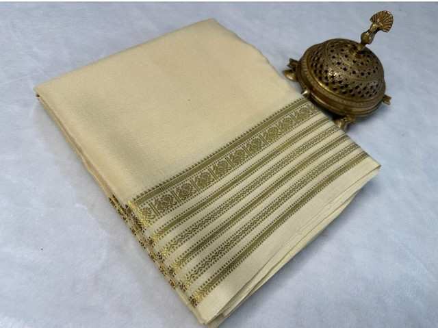 Women's Crepe Chit Pallu Solid Saree With Unstitched Blouse 5.5Mtr (Beige)