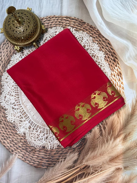 Women's Crepe Chit Pallu Solid Saree With Unstitched Blouse 5.5Mtr (Red)